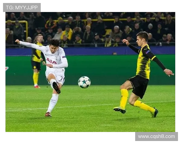 五大联赛足球巨星巅峰对决解析与未来发展趋势展望 五大联赛足球巨星巅峰对决解析与未来发展趋势展望