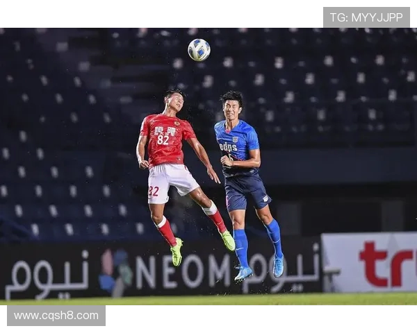 广州队鏖战劲敌全场激烈攻防交织展现顶级足球魅力 广州队鏖战劲敌全场激烈攻防交织展现顶级足球魅力